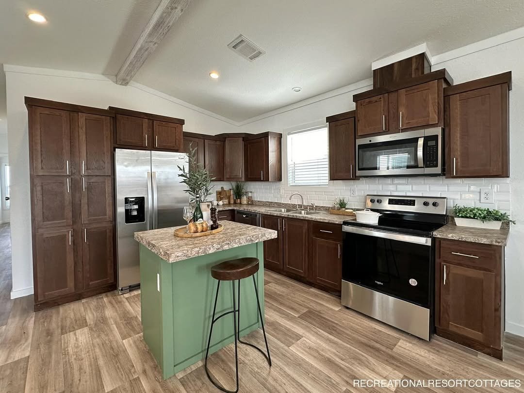 Benton 2Bed - 1Bath - Image 8