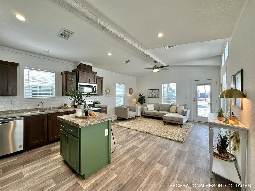 Benton 2Bed - 1Bath - Image 6