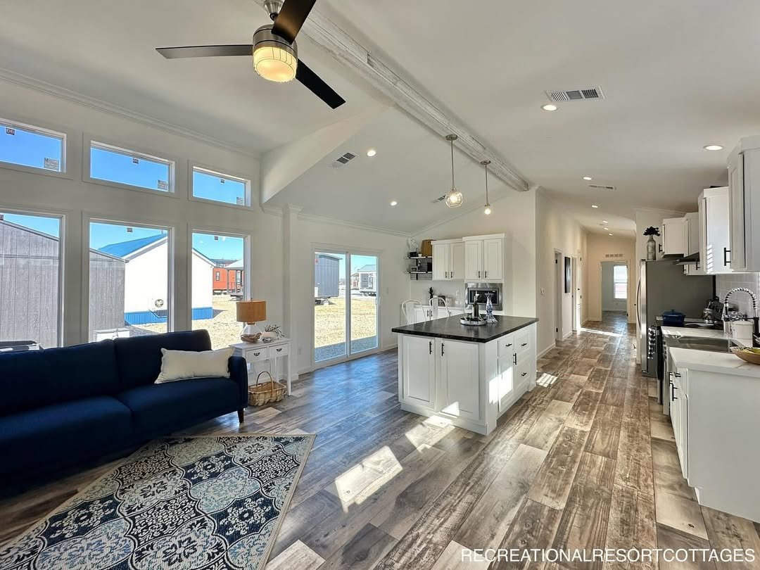 Newton XXL 1088SF 2Bed - 1Bath - Image 10