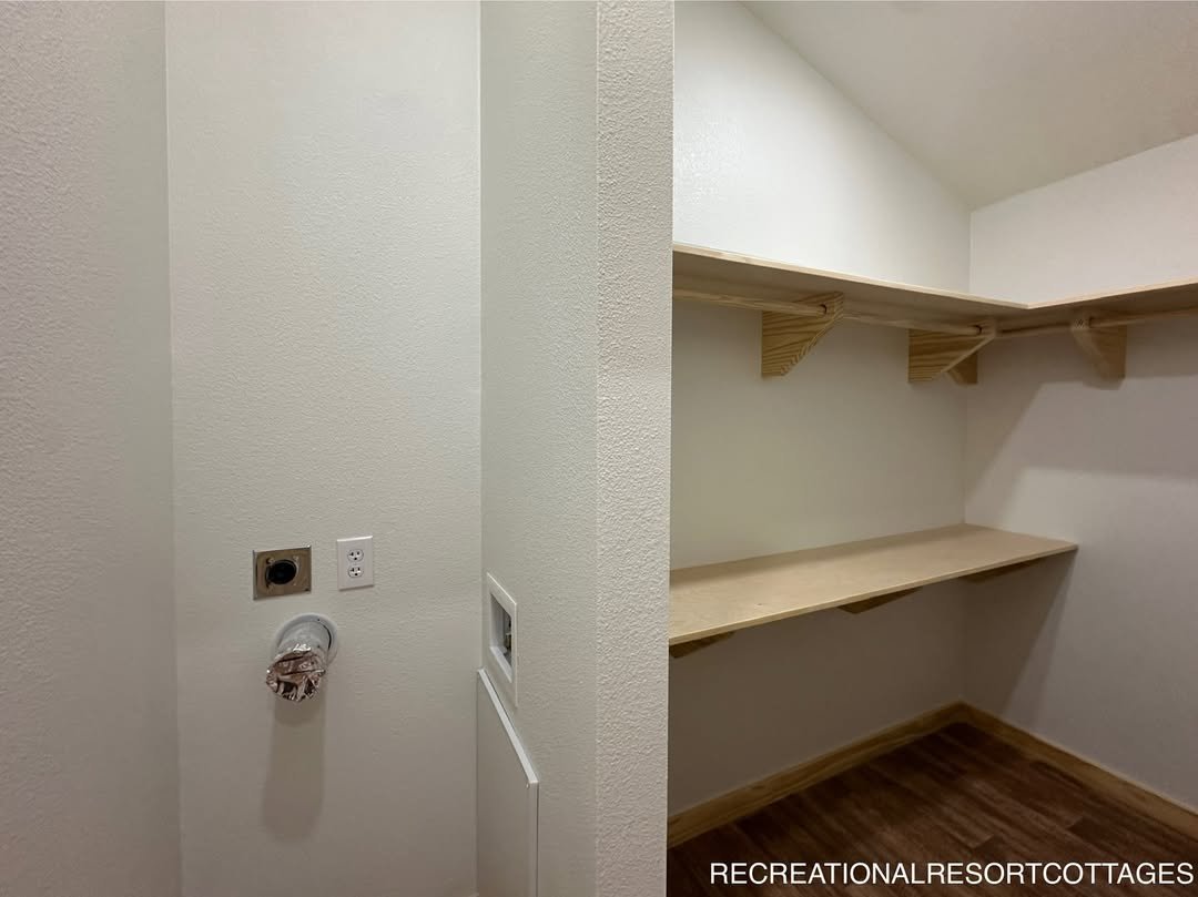 Cardinal 399sf 1Bed – 1Bath and loft - Image 2