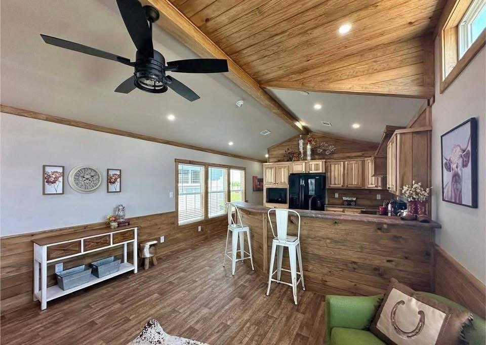 Brazos 2 bed/2 bath 840 sq ft Used - Image 6